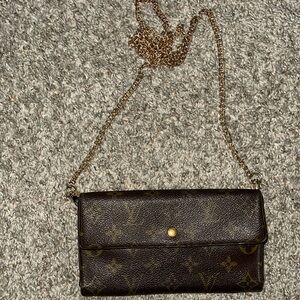 Authentic Louis Vuitton Crossbody wallet